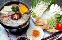 Cantonese-style hotpot: mild soup with fresh seafood