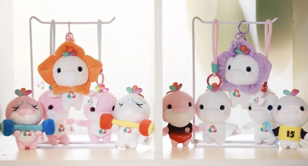 Dongguan's toy makers wow fans with 15th National Games souvenirs