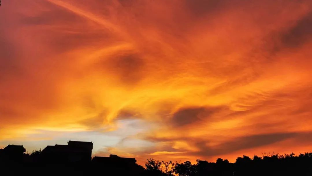 Enjoy the splendid sunset in Dongguan