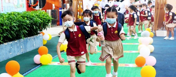 Schools start new semester with strict COVID control in Dongguan