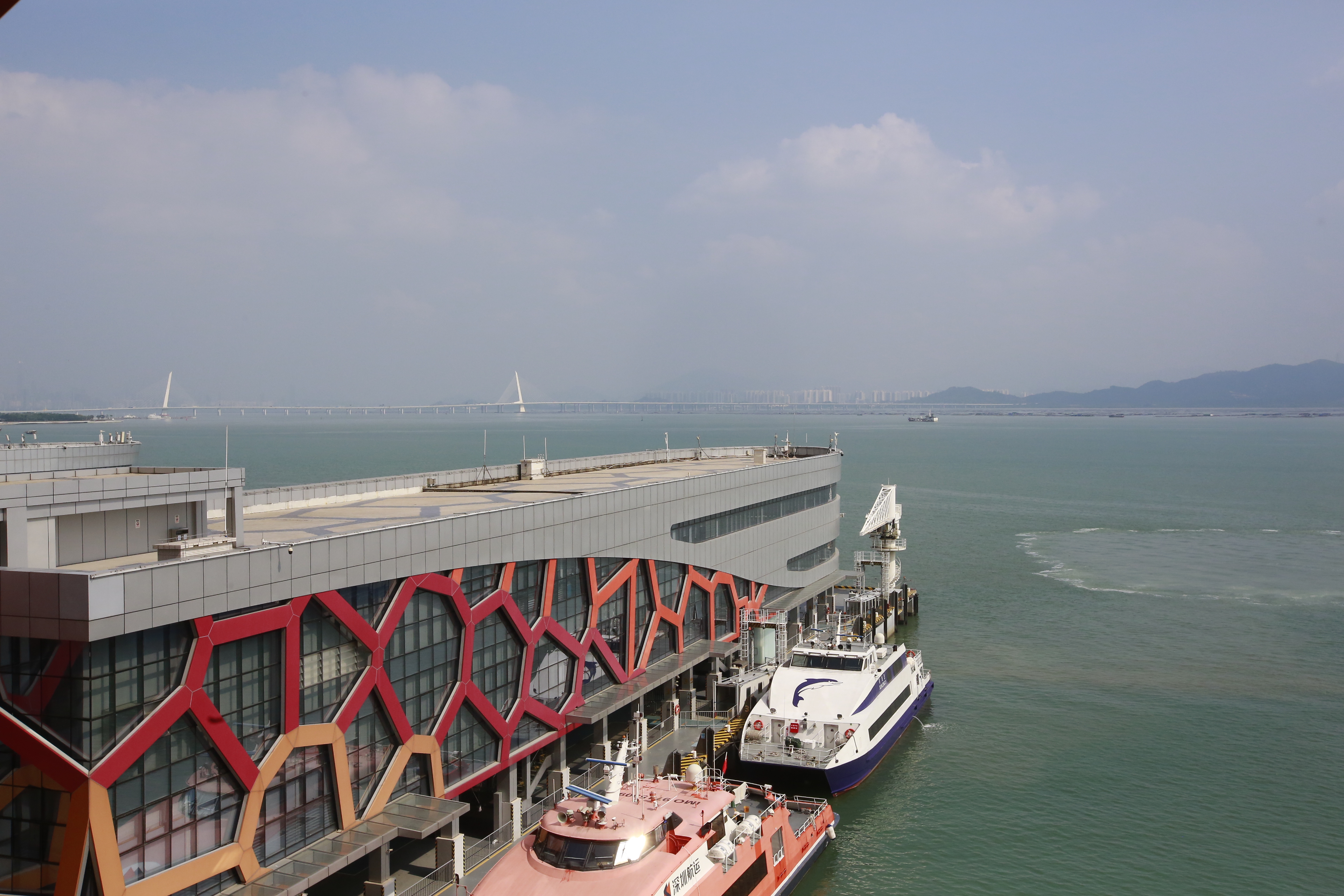 Explore Guangdong along the coastline: Exploring Shenzhen's booming maritime industry