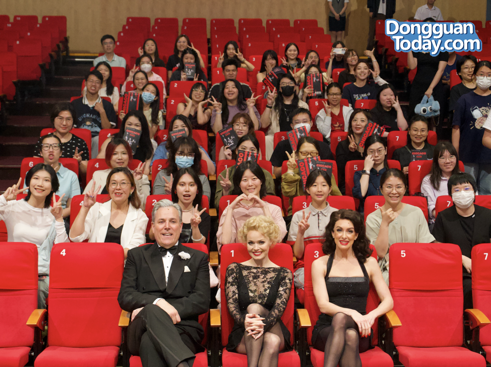 Chicago Cast Meet-and-Greet lights up Dongguan
