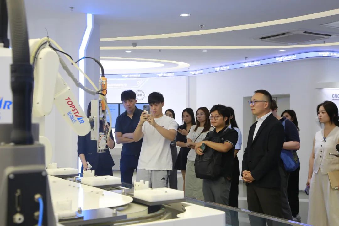 Foreign and Chinese media discover a surprising side of Dongguan