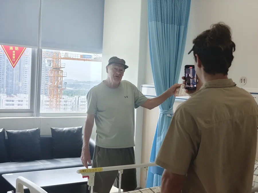 A Canadian patient's vlog in Dongguan hospital wins global praise