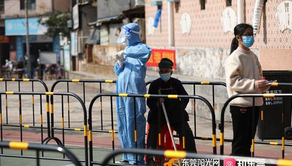 Warm moments in Dongguan's anti-COVID battle
